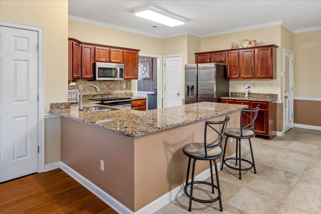 8889 CHIMNEYROCK BLVD, Memphis, TN 38016