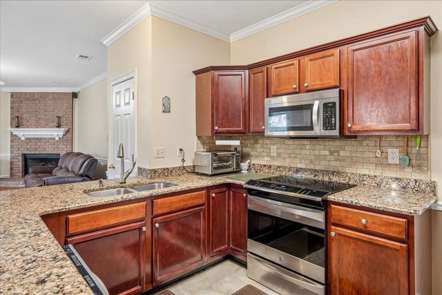 8889 CHIMNEYROCK BLVD, Memphis, TN 38016