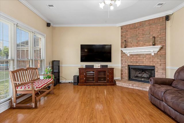 8889 CHIMNEYROCK BLVD, Memphis, TN 38016