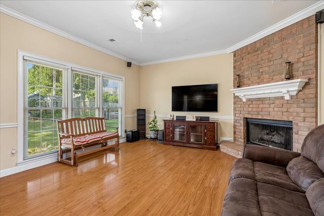 8889 CHIMNEYROCK BLVD, Memphis, TN 38016
