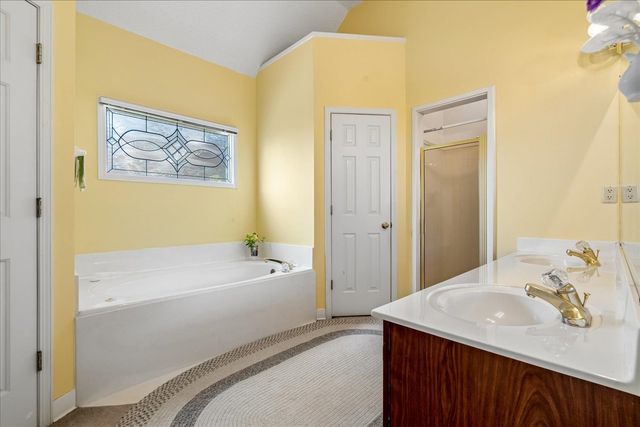 8889 CHIMNEYROCK BLVD, Memphis, TN 38016