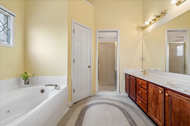 8889 CHIMNEYROCK BLVD, Memphis, TN 38016