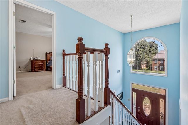 8889 CHIMNEYROCK BLVD, Memphis, TN 38016