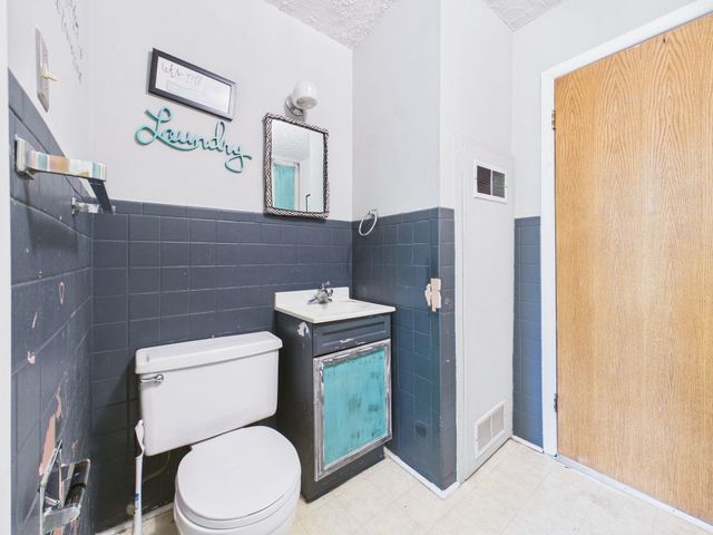 4 Louis Dr, Mulvane, KS 67110