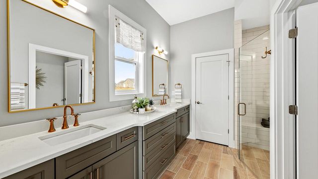 W208N5633 Turnberry LANE, Menomonee Falls, WI 53051