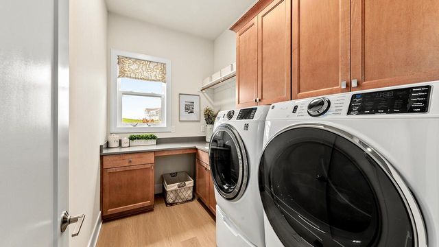 W208N5633 Turnberry LANE, Menomonee Falls, WI 53051