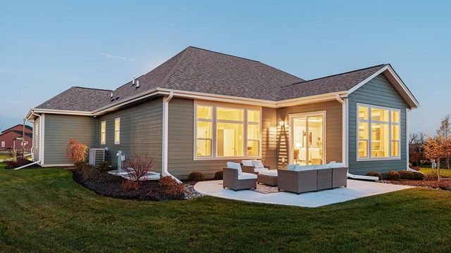 W208N5633 Turnberry LANE, Menomonee Falls, WI 53051