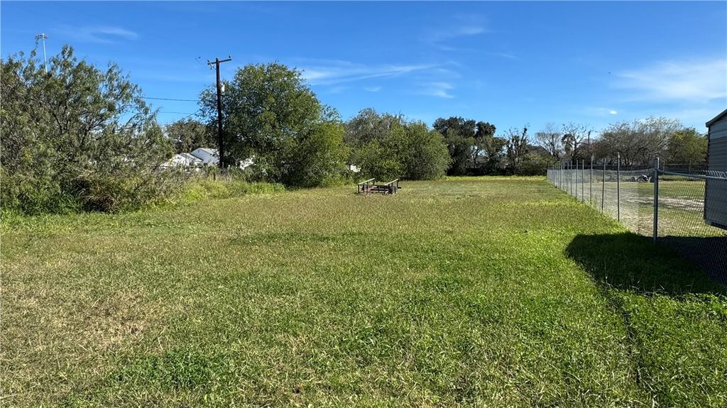 000 Poth Lane, Corpus Christi, TX 78408 — photo 3