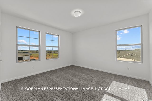 101 Pecos Way, Floresville, TX 78114