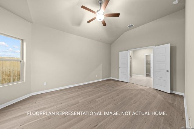 101 Pecos Way, Floresville, TX 78114