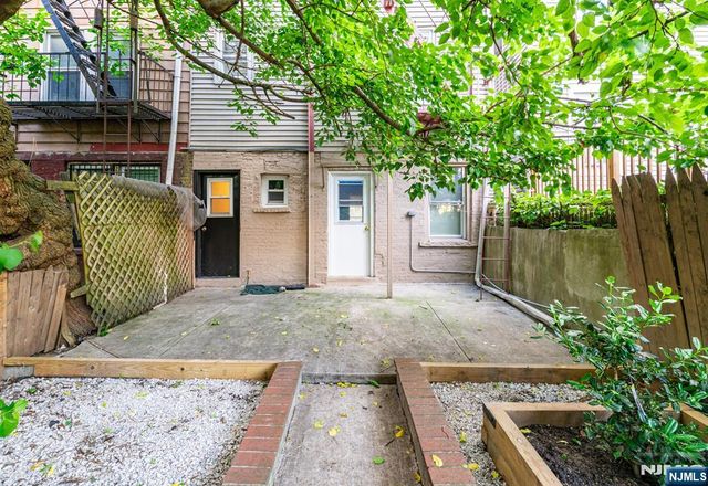 258 Clerk Street 1, Jersey City, NJ 07304