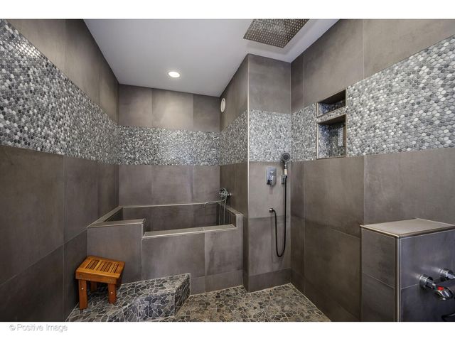 222 N Columbus Drive 4703, Chicago, IL 60601