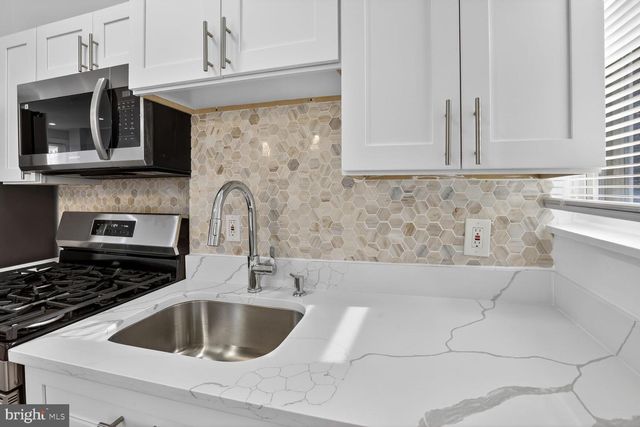 2727 BAKER ST, Baltimore, MD 21216