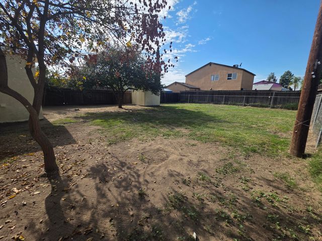 1809 N Bridge Street, Visalia, CA 93291