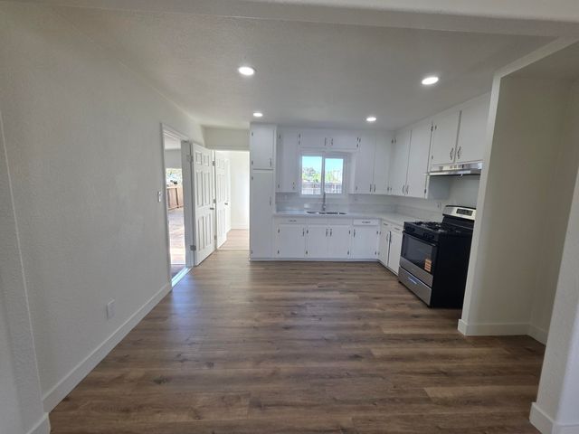 1809 N Bridge Street, Visalia, CA 93291