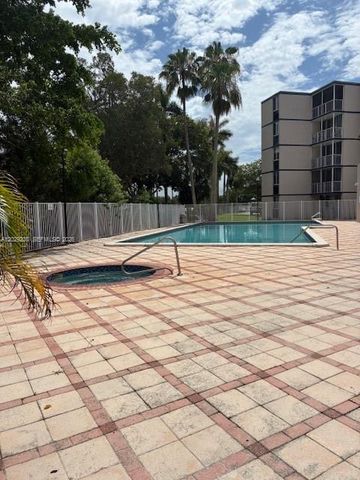 7075 NW 186th Street C507, Hialeah, FL 33015