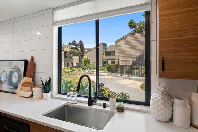 675 S Sierra 7, Solana Beach, CA 92075