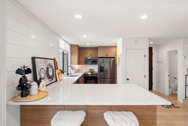 675 S Sierra 7, Solana Beach, CA 92075