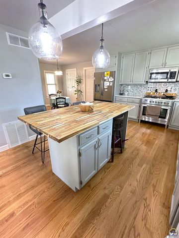 4200 NW Rochester RD, Topeka, KS 66617