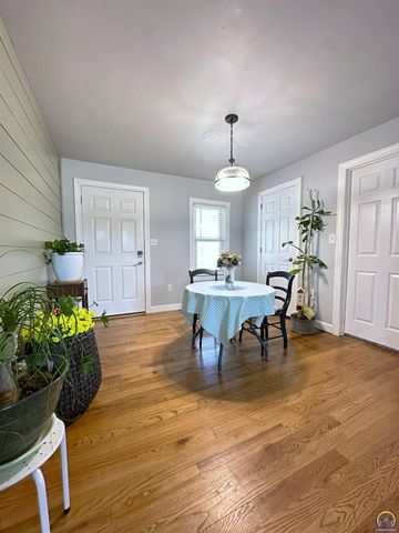 4200 NW Rochester RD, Topeka, KS 66617