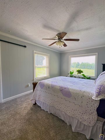 4200 NW Rochester RD, Topeka, KS 66617
