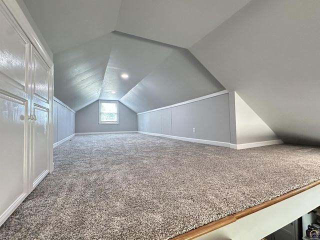 4200 NW Rochester RD, Topeka, KS 66617