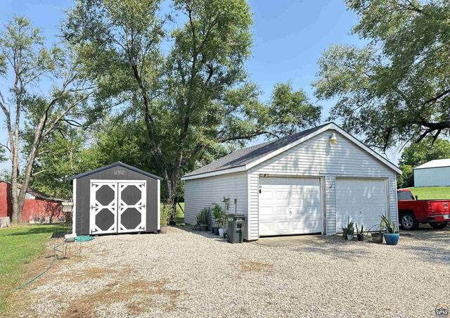 4200 NW Rochester RD, Topeka, KS 66617