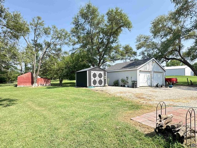 4200 NW Rochester RD, Topeka, KS 66617