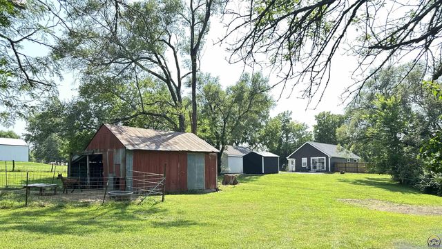 4200 NW Rochester RD, Topeka, KS 66617