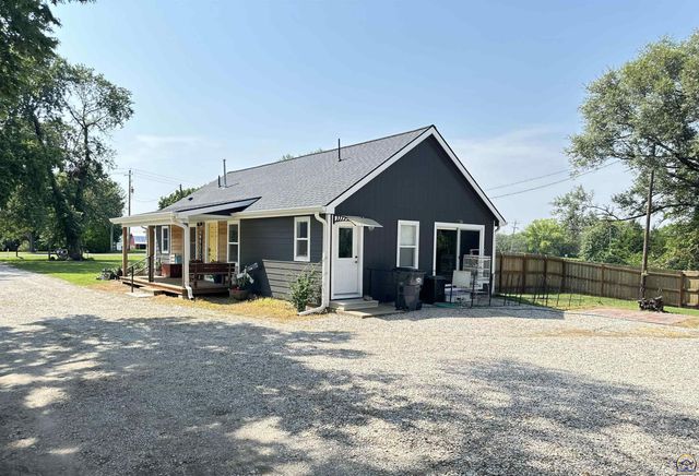 4200 NW Rochester RD, Topeka, KS 66617