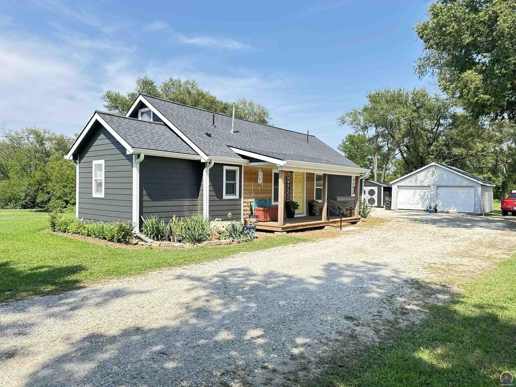 4200 NW Rochester RD, Topeka, KS 66617