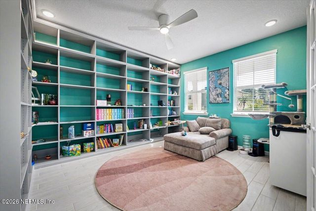 398 WAMBAW Drive, St. Johns, FL 32259