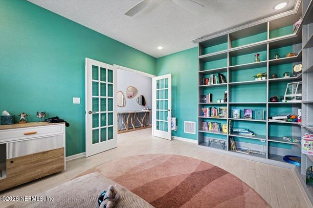 398 WAMBAW Drive, St. Johns, FL 32259