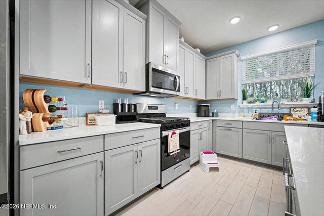 398 WAMBAW Drive, St. Johns, FL 32259