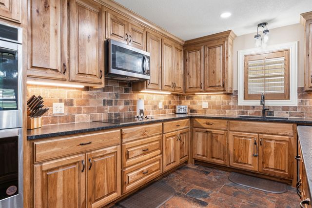 8910 Fm 779, Alba, TX 75410