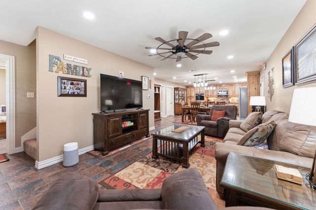 8910 Fm 779, Alba, TX 75410