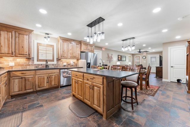 8910 Fm 779, Alba, TX 75410