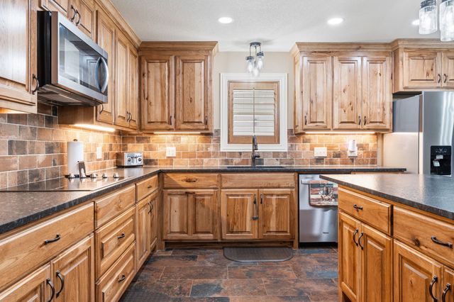 8910 Fm 779, Alba, TX 75410