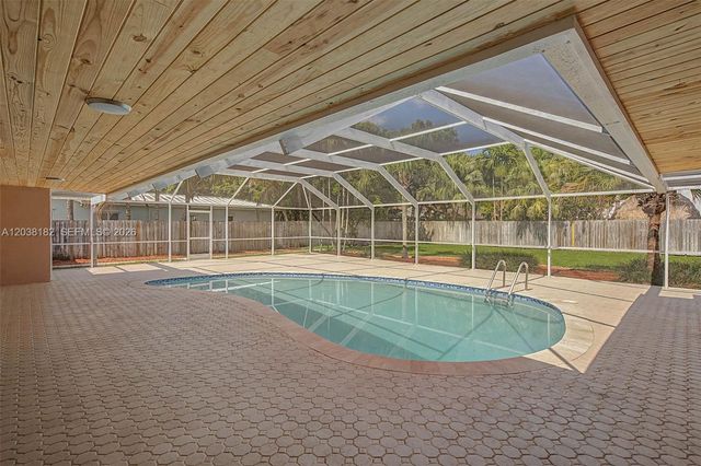 16842 SW 79 Place, Palmetto Bay, FL 33157