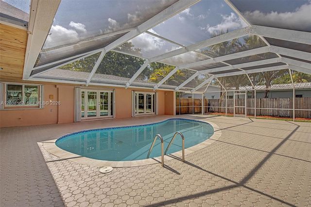 16842 SW 79 Place, Palmetto Bay, FL 33157