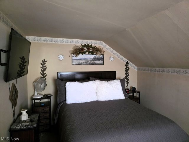 4 N Butler Avenue, Niles, OH 44446