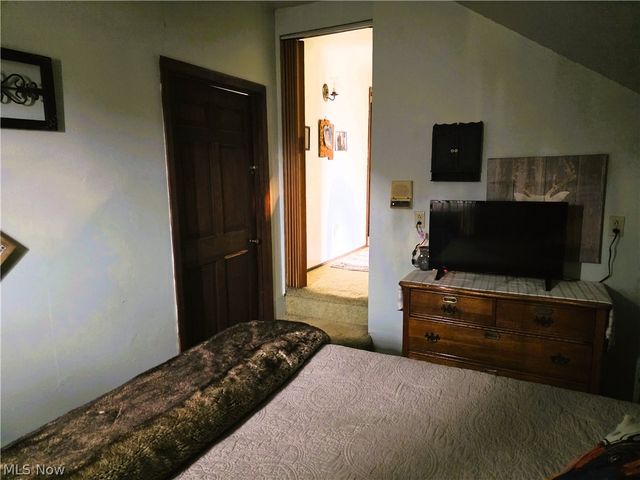 4 N Butler Avenue, Niles, OH 44446