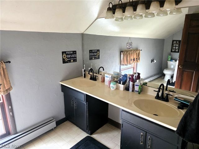 4 N Butler Avenue, Niles, OH 44446