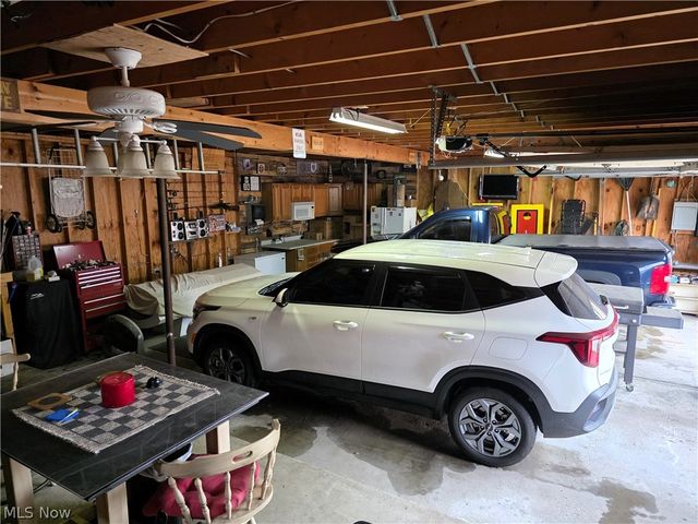 4 N Butler Avenue, Niles, OH 44446