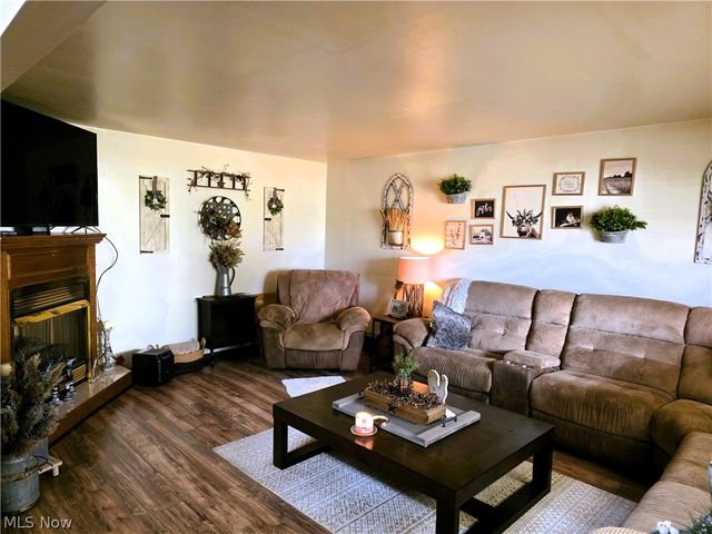 4 N Butler Avenue, Niles, OH 44446