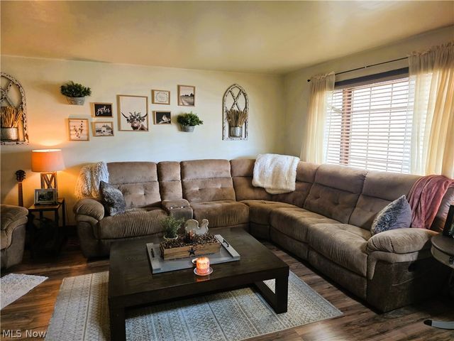 4 N Butler Avenue, Niles, OH 44446