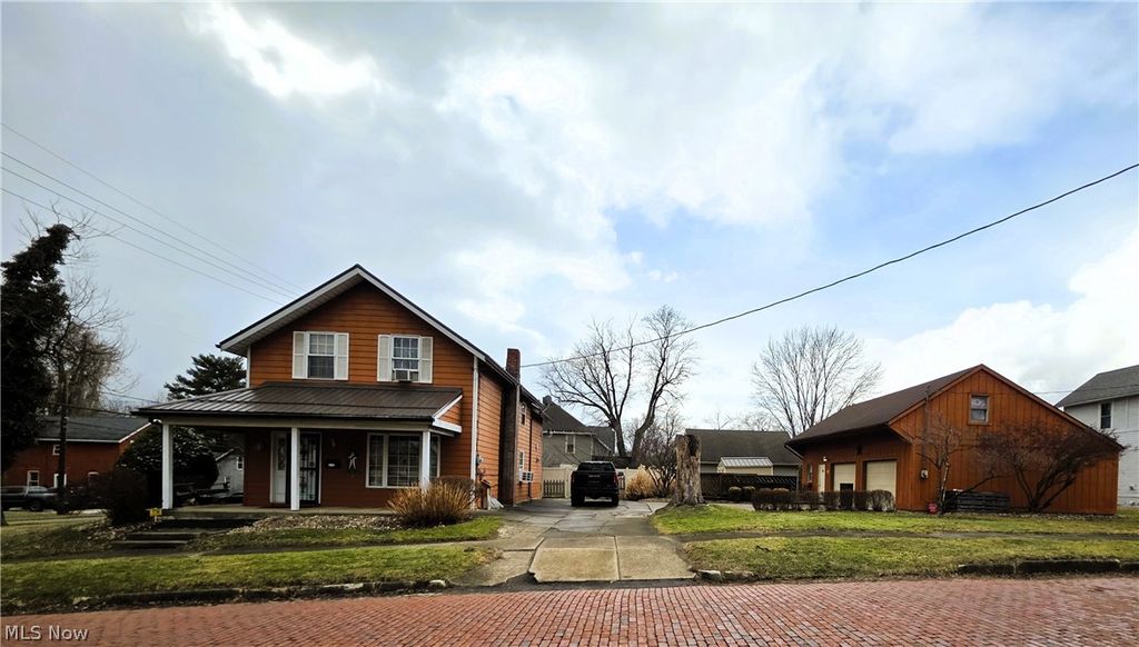 4 N Butler Avenue, Niles, OH 44446