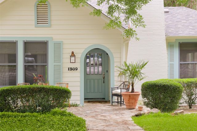 1509 Palma PLZ, Austin, TX 78703