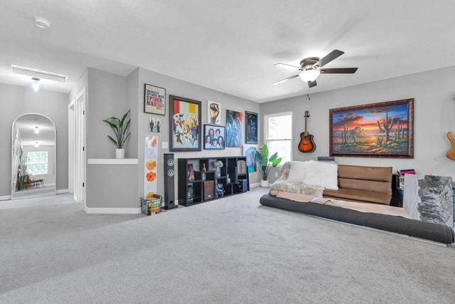 1945 Woodcrest Road, Columbus, OH 43232