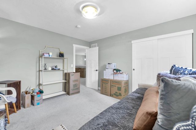 1945 Woodcrest Road, Columbus, OH 43232